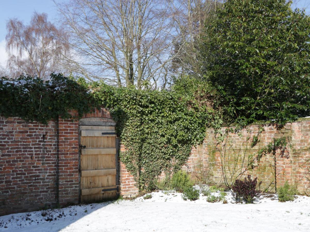 Plas Yolyn Villa Ifton Heath Exterior photo